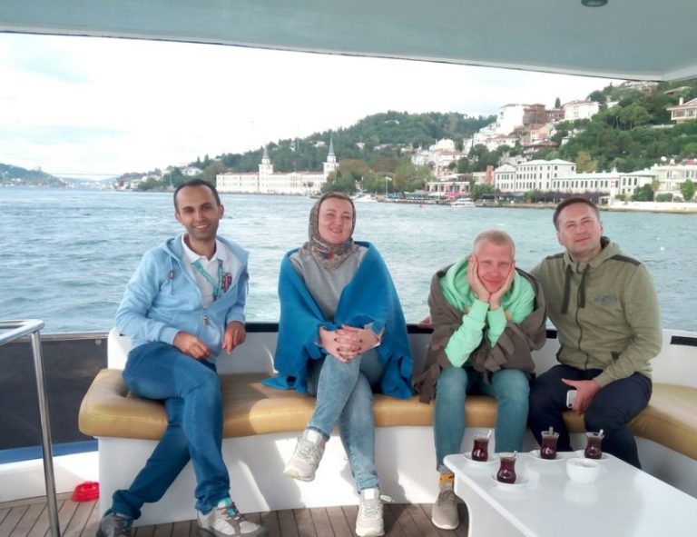 По всей длине Босфора до черного моря на частной яхте